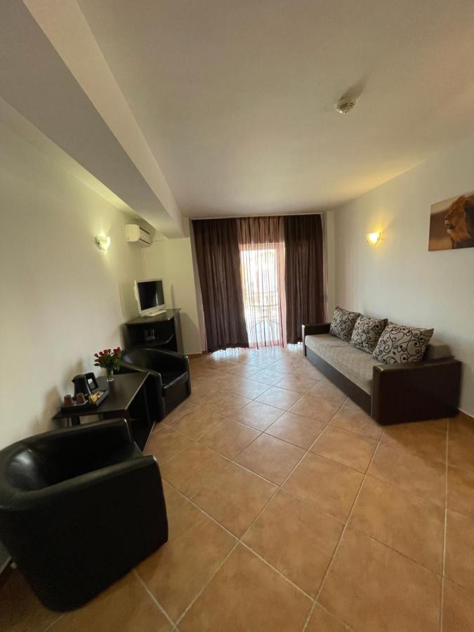 فندق Ametist Casa Leului Năvodari المظهر الخارجي الصورة