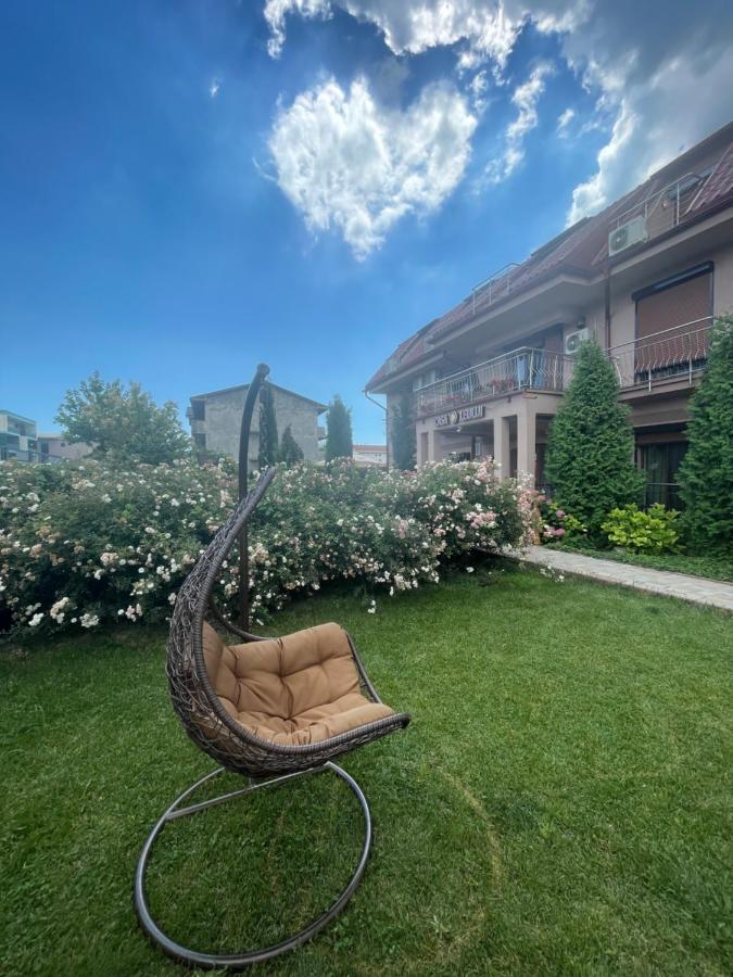 فندق Ametist Casa Leului Năvodari المظهر الخارجي الصورة