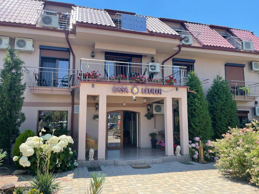 فندق Ametist Casa Leului Năvodari المظهر الخارجي الصورة